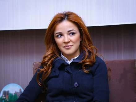 Bakıda tanınmış tarzən Humay Qədimovanın avtomobili qarət olunub