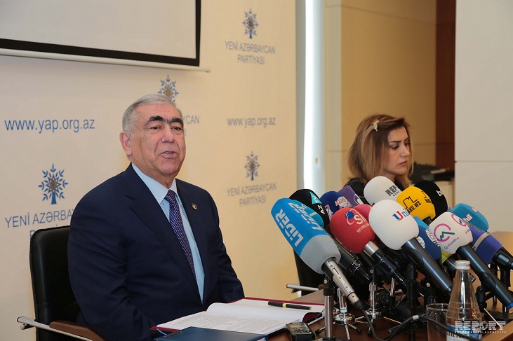 Saleh Məmmədovdan sensasion iddia: "Çin avtomobilləri yollarımızı məhv edib"